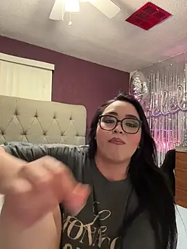 MyHoneyFrida online show from December 18, 3:56 am