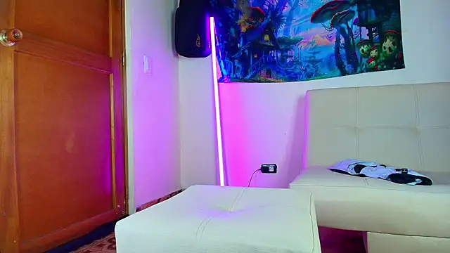 Snapshot of Zoldyck_420 chatting on September 9, 11:48 pm Zoldyck 420 online show from September 9, 11:48 pm