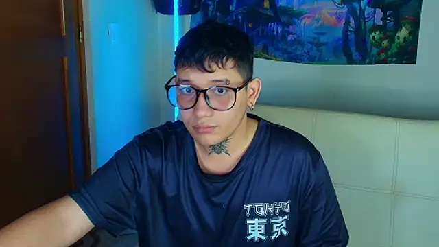 Snapshot of Zoldyck_420 chatting on November 8, 6:02 am Zoldyck 420 online show from November 8, 6:02 am