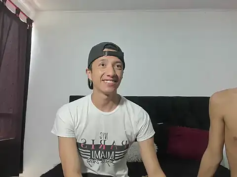Snapshot of mhatias_ chatting on September 20, 4:19 pm mhatias  online show from September 20, 4:19 pm