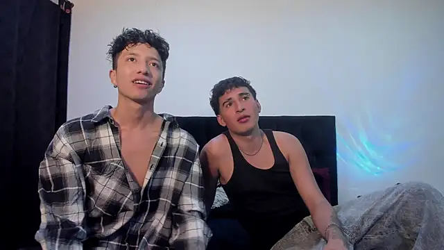 mhatias  online show from November 19, 4:12 am