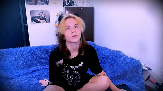 Snapshot of SparkyFerret chatting on September 28, 3:34 am SparkyFerret online show from September 28, 3:34 am