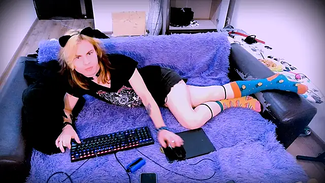 Snapshot of SparkyFerret chatting on October 3, 8:50 pm SparkyFerret online show from October 3, 8:50 pm