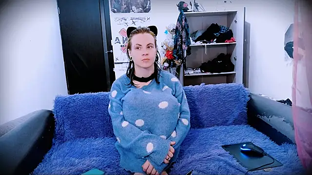 Snapshot of SparkyFerret chatting on October 7, 9:39 am SparkyFerret online show from October 7, 9:39 am