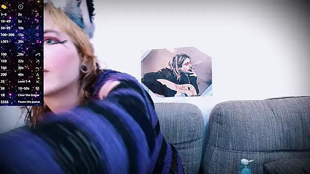 Snapshot of SparkyFerret chatting on October 30, 8:27 am SparkyFerret online show from October 30, 8:27 am