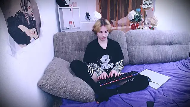 Snapshot of SparkyFerret chatting on November 27, 5:15 pm SparkyFerret online show from November 27, 5:15 pm