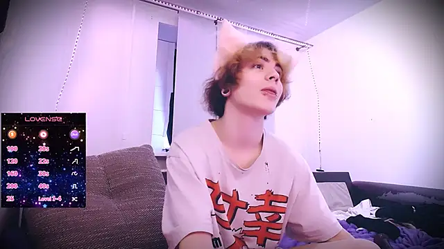 Snapshot of SparkyFerret chatting on December 16, 10:31 am SparkyFerret online show from December 16, 10:31 am