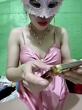 Snapshot of Tin_tanny chatting on November 8, 1:06 am Tin tanny online show from November 8, 1:06 am