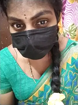 Snapshot of Nithiila chatting on November 7, 6:13 am Nithiila online show from November 7, 6:13 am