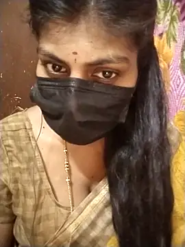 Snapshot of Nithiila chatting on November 14, 6:23 am Nithiila online show from November 14, 6:23 am