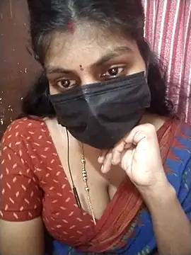 Snapshot of Nithiila chatting on November 28, 9:01 am Nithiila online show from November 28, 9:01 am