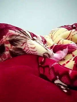 Snapshot of BeesexBabay chatting on February 2, 11:03 pm BeesexBabay online show from February 2, 11:03 pm