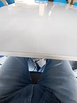 Snapshot of bisexdon chatting on September 15, 10:37 am bisexdon online show from September 15, 10:37 am