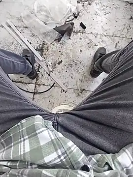 Snapshot of bisexdon chatting on October 15, 10:15 am bisexdon online show from October 15, 10:15 am