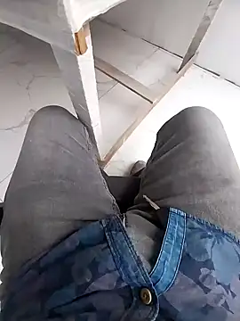 Snapshot of bisexdon chatting on October 22, 10:37 am bisexdon online show from October 22, 10:37 am