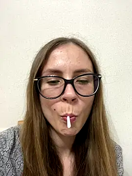 Snapshot of SophieDesire chatting on September 17, 7:48 pm SophieDesire online show from September 17, 7:48 pm