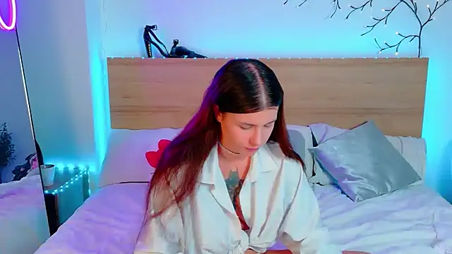 Bella Davis love online show from October 30, 9:37 pm