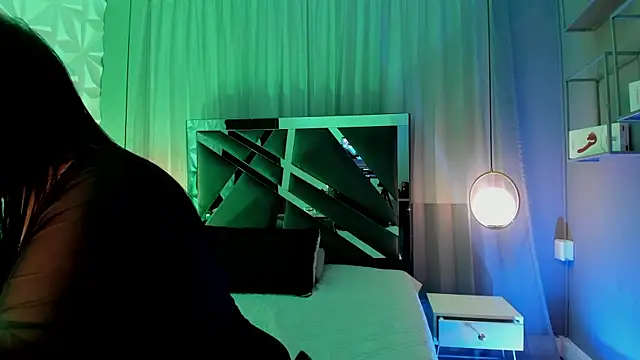 MAGIC TESSA online show from December 4, 7:55 pm