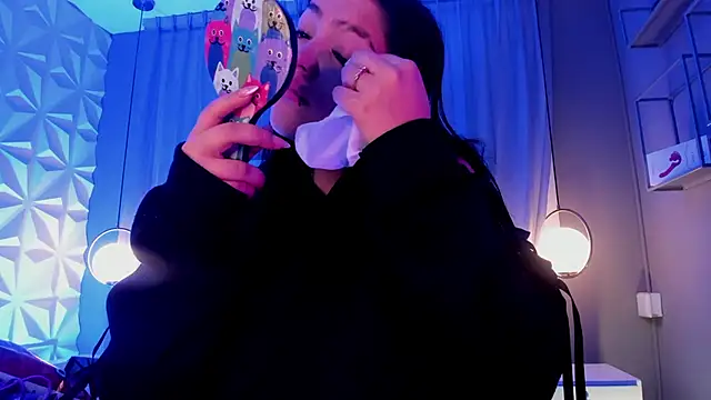 MAGIC TESSA online show from December 5, 8:38 pm