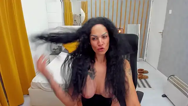 Snapshot of MarbellaRyder chatting on November 13, 3:55 pm MarbellaRyder online show from November 13, 3:55 pm