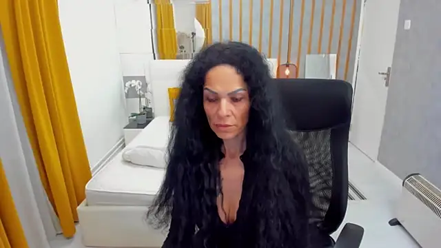 Snapshot of MarbellaRyder chatting on November 14, 2:49 pm MarbellaRyder online show from November 14, 2:49 pm