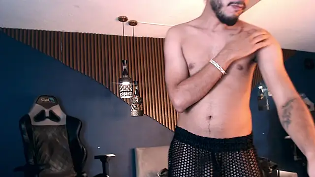 Snapshot of Boss_Domiinator chatting on September 19, 3:13 pm Boss Domiinator online show from September 19, 3:13 pm