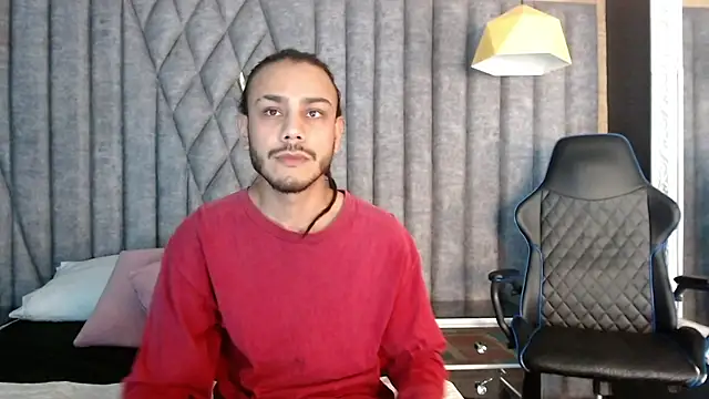 Snapshot of Boss_Domiinator chatting on October 11, 3:06 am Boss Domiinator online show from October 11, 3:06 am