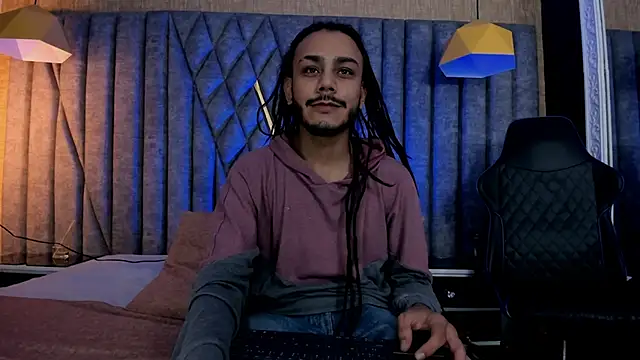 Snapshot of Boss_Domiinator chatting on October 14, 3:18 am Boss Domiinator online show from October 14, 3:18 am