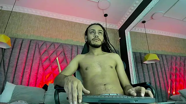 Snapshot of Boss_Domiinator chatting on November 25, 3:39 am Boss Domiinator online show from November 25, 3:39 am