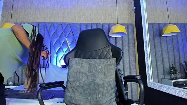 Snapshot of Boss_Domiinator chatting on December 14, 3:56 am Boss Domiinator online show from December 14, 3:56 am