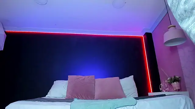 Boss Domiinator online show from April 2, 12:25 pm