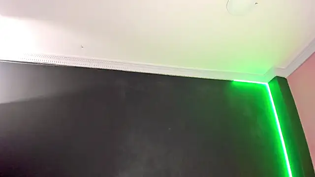 Boss Domiinator online show from April 18, 11:47 am