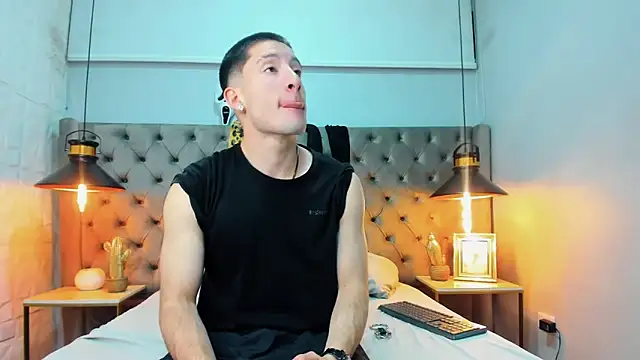 HunterHeat  online show from October 3, 12:02 pm