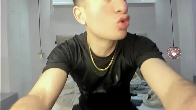 HunterHeat  online show from October 15, 12:05 pm