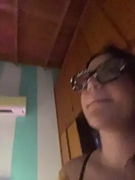 Snapshot of alilith chatting on June 6, 3:28 pm alilith online show from June 6, 3:28 pm