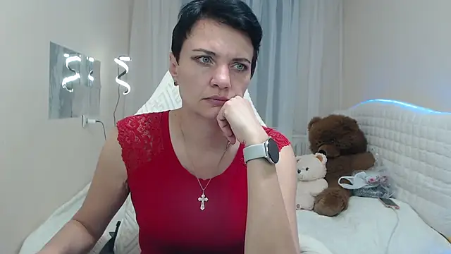 AvaSaturnian online show from September 15, 12:05 pm