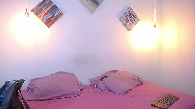 Snapshot of escar_let chatting on November 14, 3:27 am escar let online show from November 14, 3:27 am