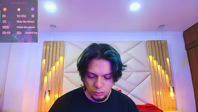 Snapshot of Laia_and_Damian chatting on October 15, 7:36 pm Laia and Damian online show from October 15, 7:36 pm