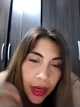 Snapshot of Camila_latina_0 chatting on November 13, 4:22 am Camila latina 0 online show from November 13, 4:22 am