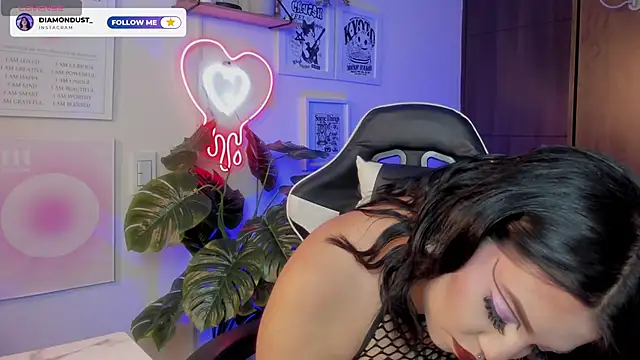 Snapshot of diamond_dustt chatting on September 24, 9:07 pm diamond dustt online show from September 24, 9:07 pm