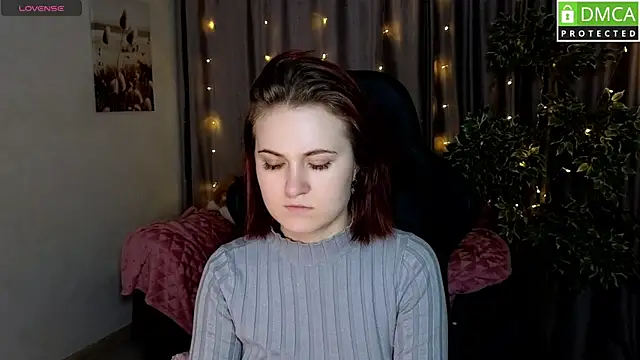 Snapshot of Roxy_foxi chatting on October 25, 1:02 am Roxy foxi online show from October 25, 1:02 am