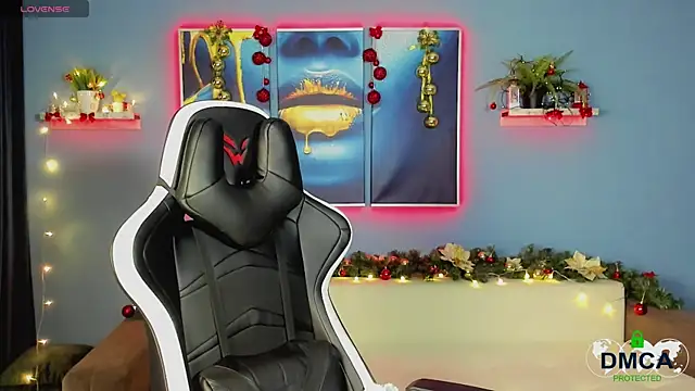 Snapshot of Roxy_foxi chatting on December 5, 1:03 am Roxy foxi online show from December 5, 1:03 am