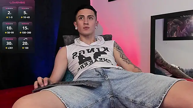 Snapshot of Sebas_maverick chatting on May 6, 11:54 pm Sebas maverick online show from May 6, 11:54 pm