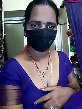 Snapshot of Mee_harini-telugupilla chatting on December 15, 4:50 am Mee harini-telugupilla online show from December 15, 4:50 am