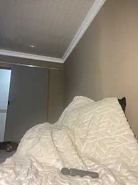 Moonzy77 online show from November 8, 11:25 pm