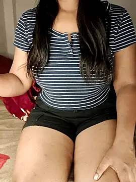Snapshot of Riya_Malik chatting on May 22, 2:40 am Riya Malik online show from May 22, 2:40 am