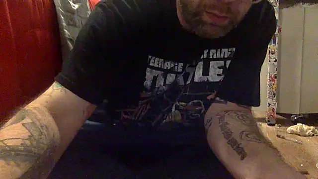 Snapshot of edger4lif3 chatting on September 11, 12:33 am edger4lif3 online show from September 11, 12:33 am