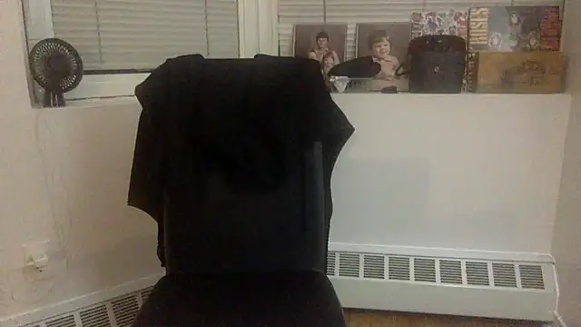 Snapshot of edger4lif3 chatting on October 30, 9:00 am edger4lif3 online show from October 30, 9:00 am