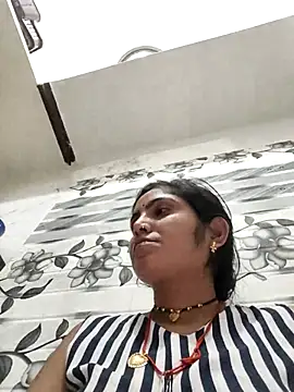 LUCKY cut online show from April 14, 6:14 pm