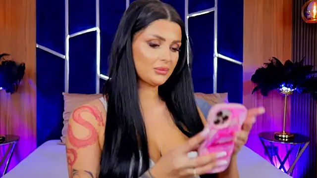 Snapshot of KylieKroftt chatting on November 25, 10:54 pm KylieKroftt online show from November 25, 10:54 pm